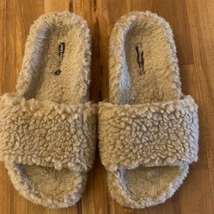 James Perse shearling slip on. Only worn twice in doors. NEW!